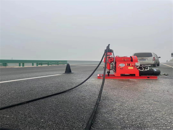 西岗马路路基路面开裂下沉注浆加固灌浆